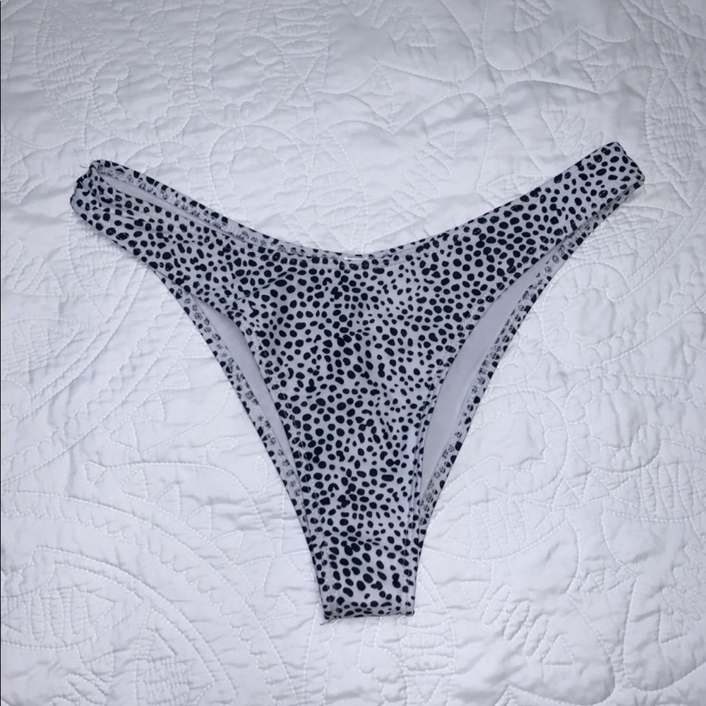 Black and white bikini bottoms!